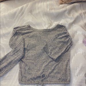 CUTE long sleeve grey top!Can adjust at the bottom